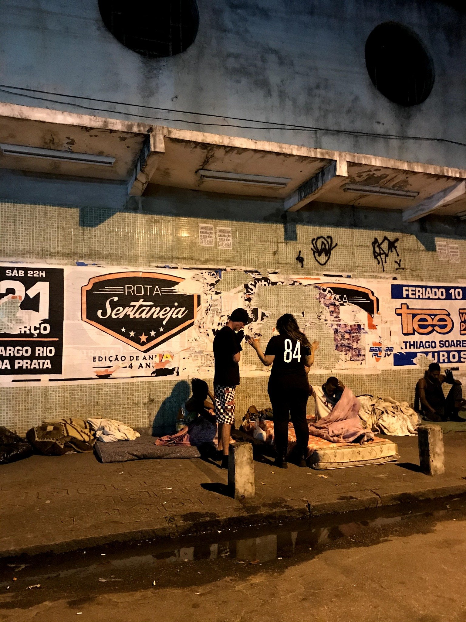 Michelle Nascimento durante ação social 56